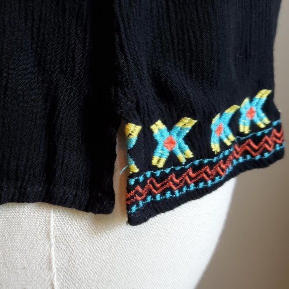 Skies Are Blue Boho embroidered top Sm - Picture 6 of 10